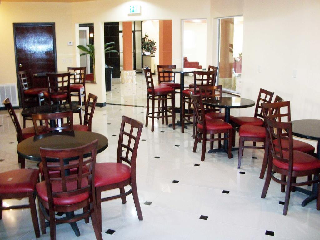 Robinson Inn And Suites 外观 照片