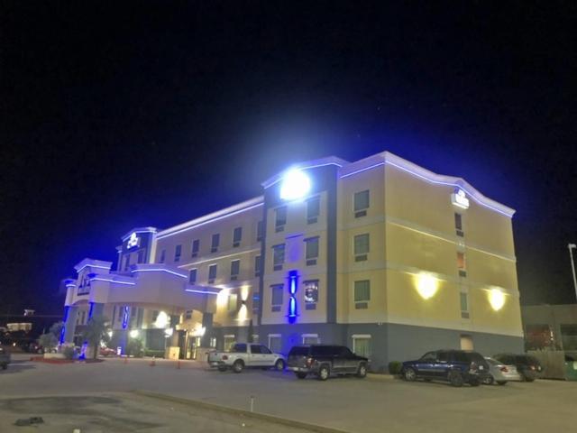 Robinson Inn And Suites 外观 照片